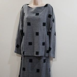 Lavantino gray and black 3 piece business suit 12